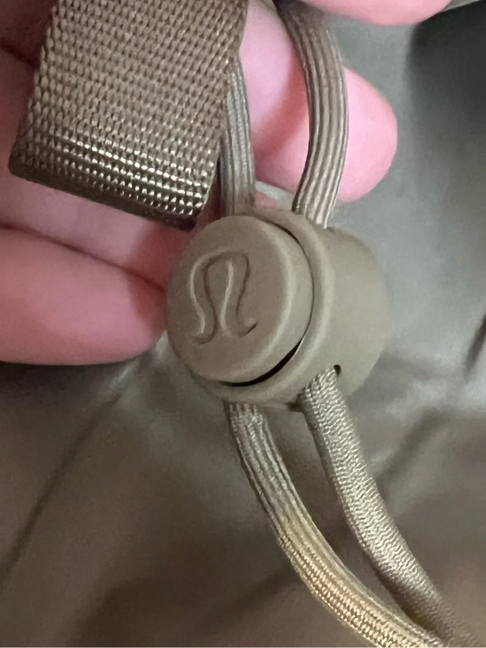 #826 Lululemon Wunderlust Backpack 25L Nomad Taupe NWOT Travel Bag